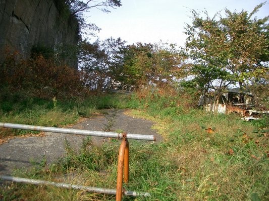 ラサ工業田老鉱山跡【鍬ケ崎鉱石貯蔵施設跡】アプローチ道路