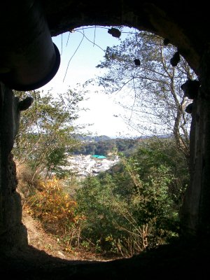 ラサ工業田老鉱山跡【宮古精錬所跡大煙突】煙道跡