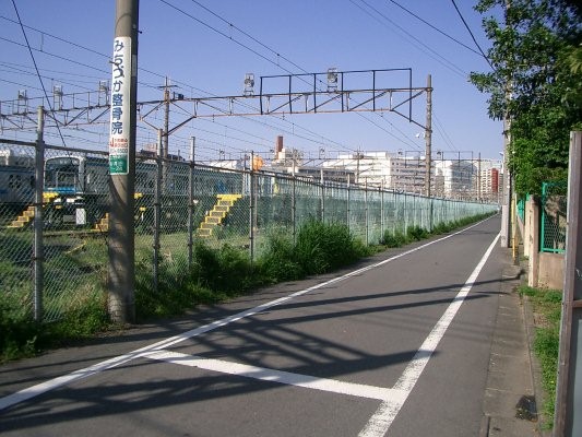 旧国鉄旧矢口発電所運炭線跡現地写真(蒲田電車区付近)