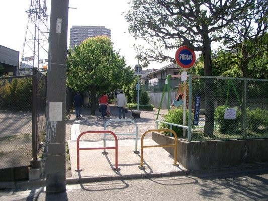 旧国鉄旧矢口発電所運炭線跡現地写真(大田区立道塚南公園)