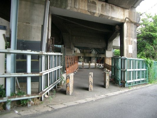 京浜急行電鉄大師線廃止区間【小島新田～桜本】東海道貨物線との交差部