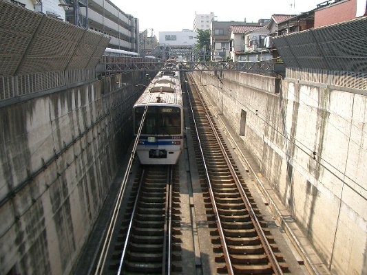 京浜急行電鉄空港線旧線【穴守稲荷～羽田空港(初代)】穴守稲荷駅付近地下導入部