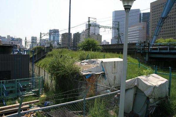 京浜急行電鉄本線旧線【六郷土手～京急川崎】旧六郷川橋梁南詰取り付け部築堤跡(京急川崎方面を望む)