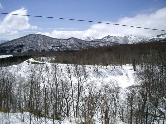 JR 北海道根室本線旧線【新得～狩勝峠付近】国道 38 号より新内沢大築堤を望む