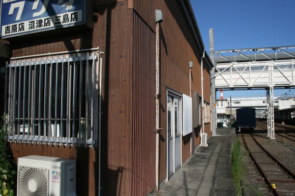 岳南鉄道【吉原駅】駅本屋古レール架構