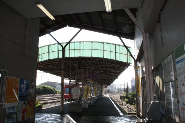 岳南鉄道【吉原駅】駅本屋古レール架構