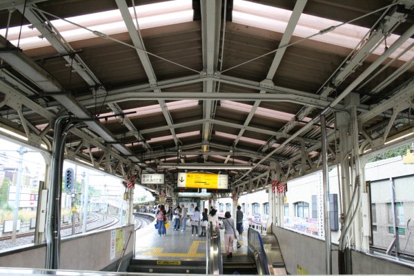 JR 東日本中央本線【飯田橋駅】ホーム上屋古レール全景