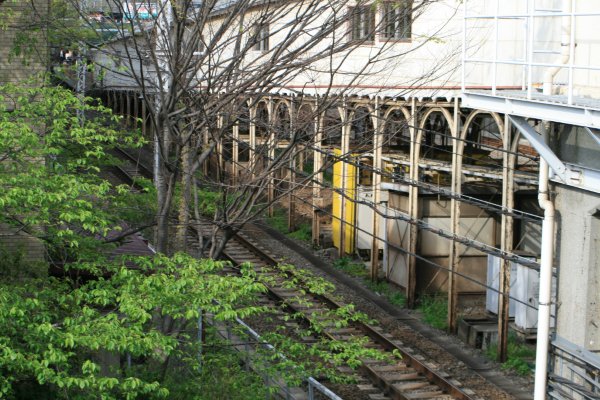 JR 東日本中央本線【飯田橋駅】西口通路古レール全景