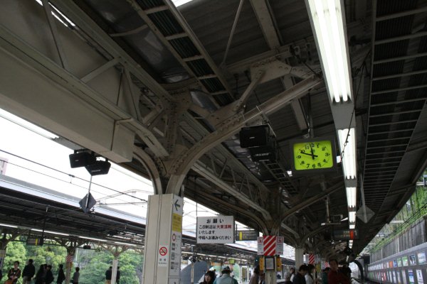 JR 東日本中央本線【御茶ノ水駅】ホーム上屋古レール架構