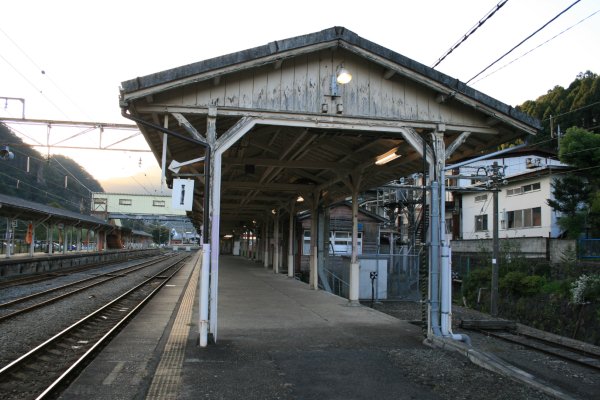 JR 東日本信越本線【横川駅】古レール架構