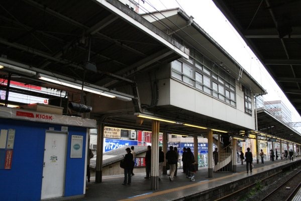 JR 東日本東海道本線【蒲田駅】古レール全景(ホーム上屋)