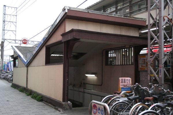 JR 東日本東海道本線【蒲田駅】古レール全景(地下自由通路)