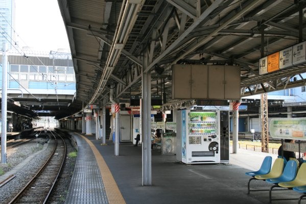 JR 東日本東海道本線【品川駅】古レール全景(ホーム上屋)