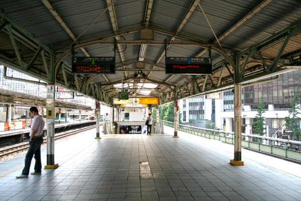 JR 東日本東海道本線【有楽町駅】古レール全景