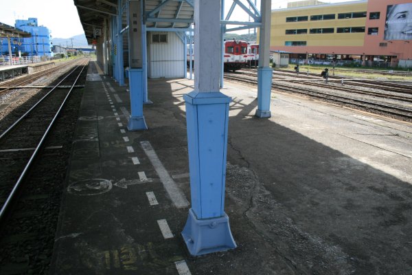 JR 東日本山田線【宮古駅】ホーム上屋木造架構