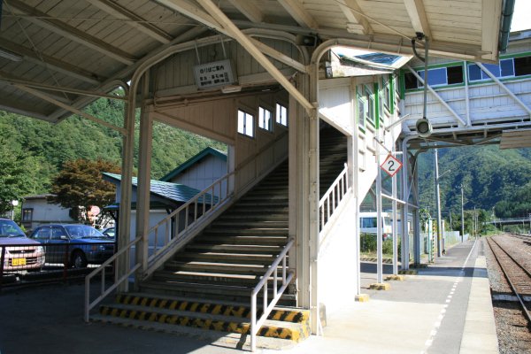 JR 東日本山田線【茂市駅】跨線橋古レール架構