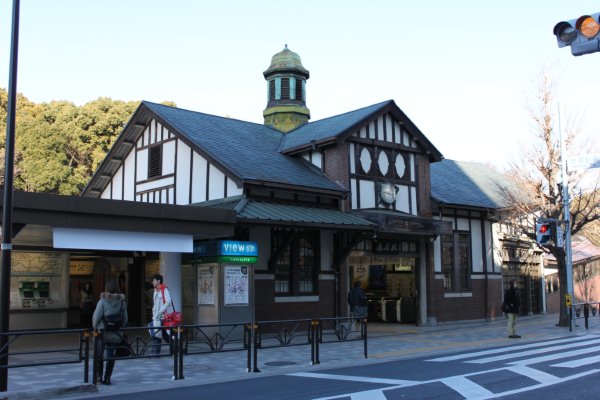 JR 東日本山手線【原宿駅】駅本屋(2010/01/07 撮影)