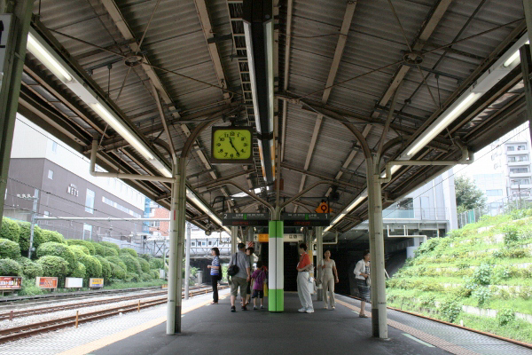 JR 東日本山手線【駒込駅】ホーム上屋古レール