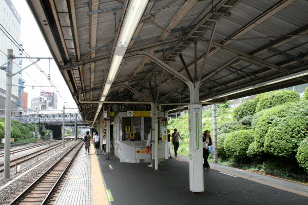 JR 東日本山手線【駒込駅】ホーム上屋古レール