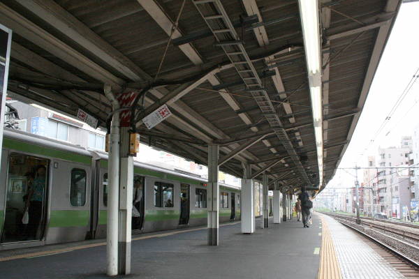 JR 東日本山手線【駒込駅】ホーム上屋古レール