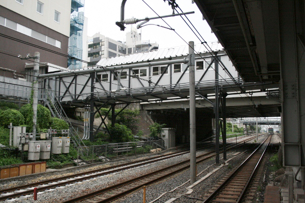 JR 東日本山手線【駒込駅】跨線橋古レール