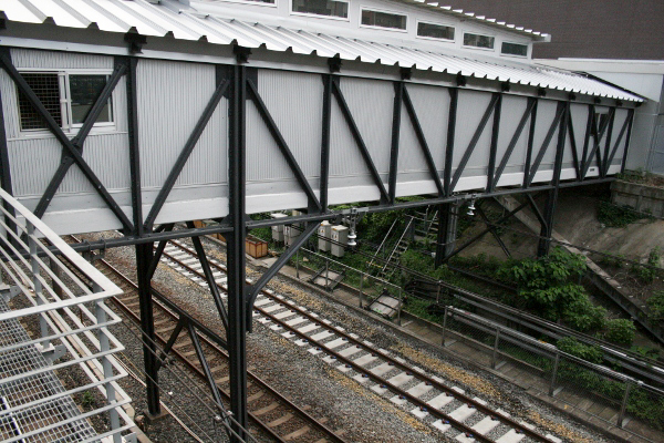 JR 東日本山手線【駒込駅】跨線橋古レール