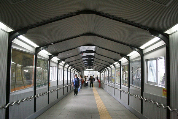 JR 東日本山手線【駒込駅】跨線橋古レール