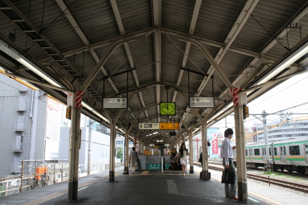 JR 東日本山手線【大塚駅】ホーム上屋古レール架構