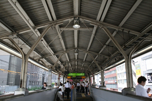 JR 東日本山手線【大塚駅】ホーム上屋古レール架構