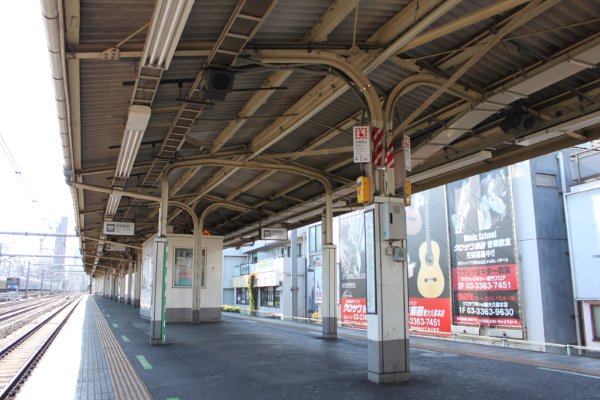 JR 東日本山手線【新大久保駅】ホーム上屋古レール架構