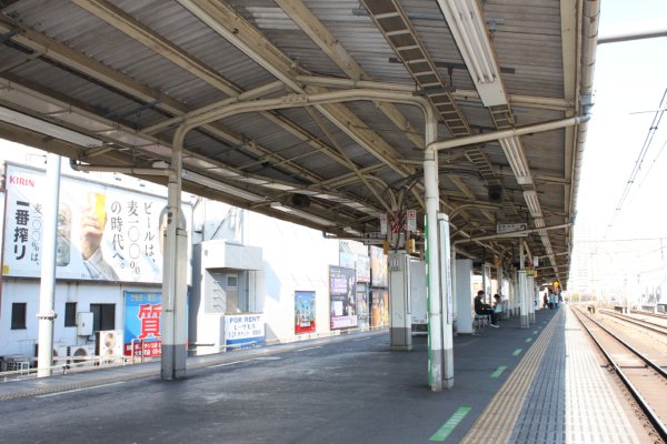 JR 東日本山手線【新大久保駅】ホーム上屋古レール架構