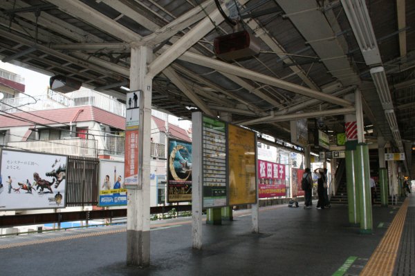 JR 東日本山手線【高田馬場駅】ホーム上屋古レール架構