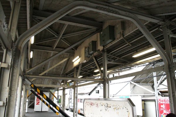 西武鉄道池袋線【江古田駅】跨線橋古レール架構