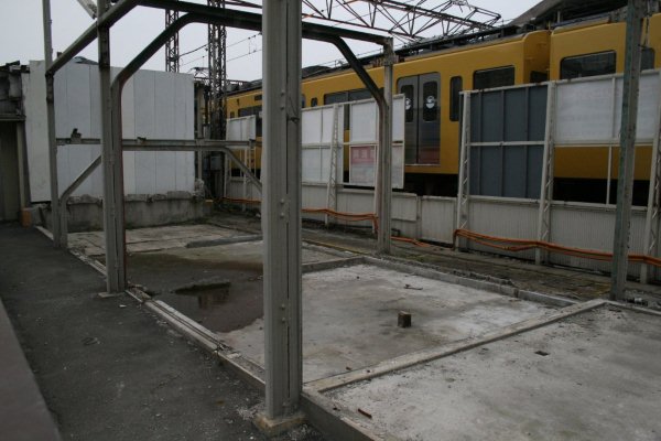 西武鉄道池袋線【石神井公園駅】跨線橋古レール架構