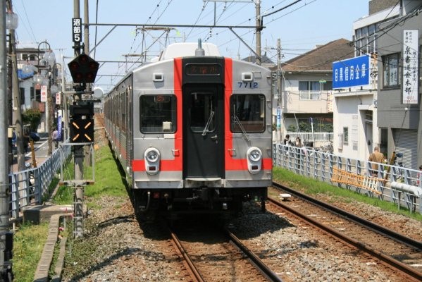 東京急行電鉄東急多摩川線【下丸子～鵜の木】古レール全景(鉄道敷地柵)