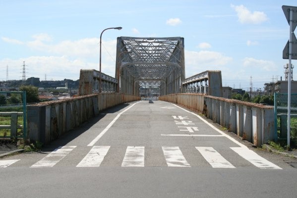 JR 東日本旧新鶴見操車場構内【江ヶ崎跨線橋】全景