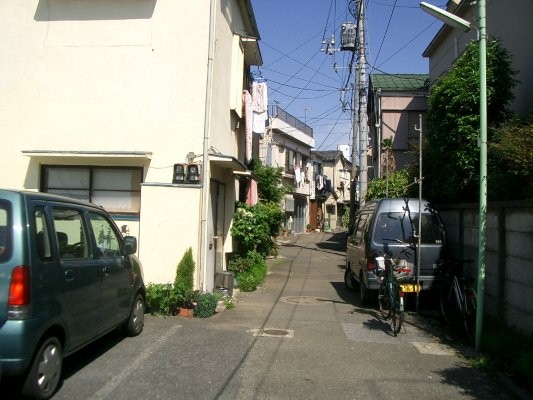 東京急行電鉄東急多摩川線旧線【矢口渡～蒲田】旧線跡地に建つ住宅