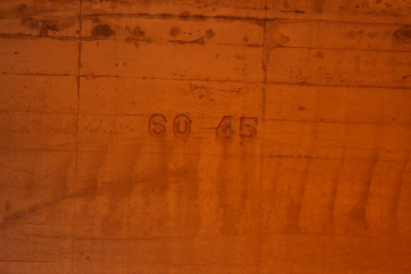 国道 106 号旧道【落合トンネル付近】落合トンネルコンクリート巻厚標記