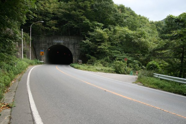 国道 106 号線旧道【境鼻トンネル付近】盛岡方分岐付近