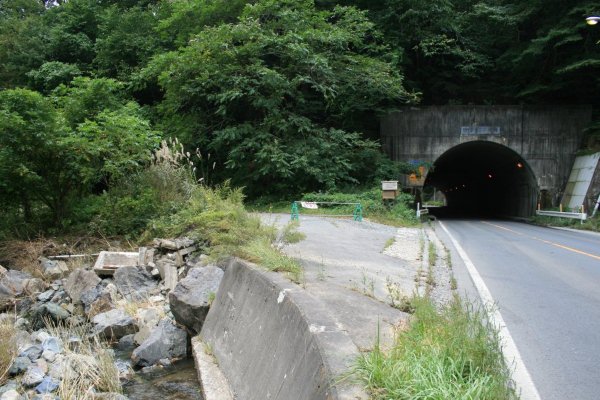 国道 106 号線旧道【境鼻トンネル付近】宮古方分岐付近